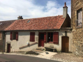 Agréable maison de ville à Semur en Auxois